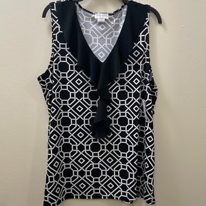1X black and white color top